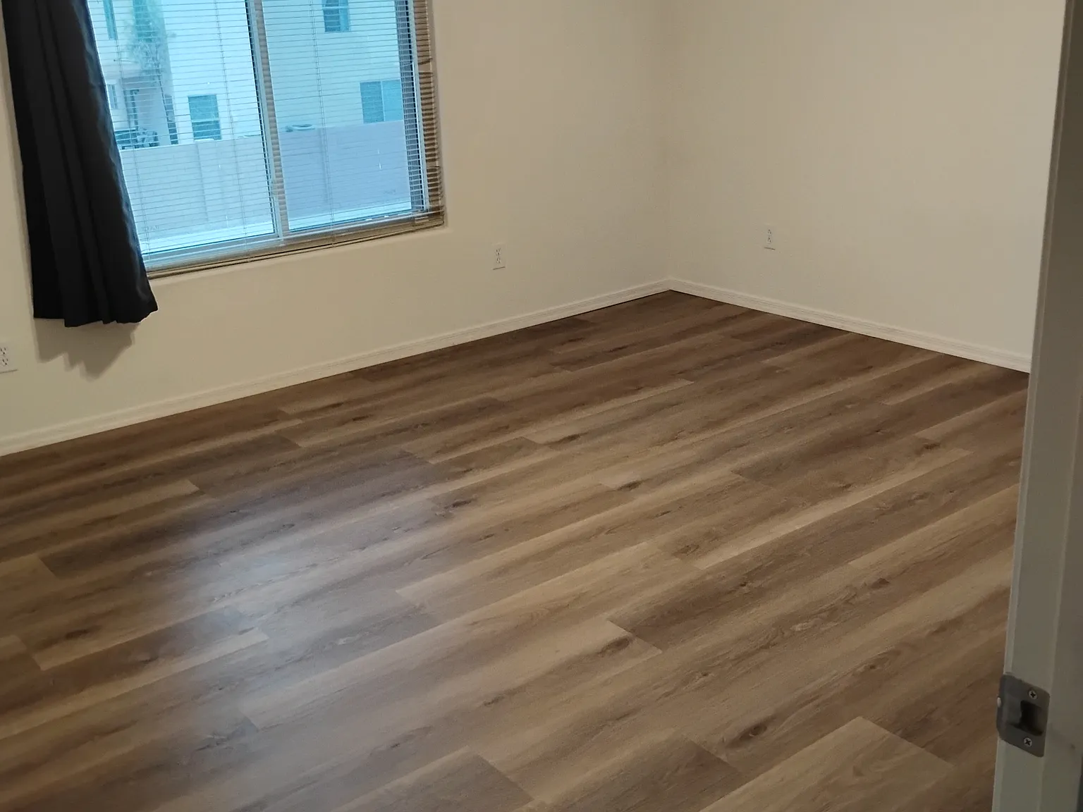 5 bed, 2.5 bath, 3133 sqft, $700 — Photo 1