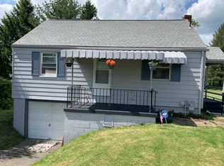 5 Helen St, Coraopolis, PA 15108