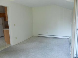 1 Mill Rd APT 10, Hampton, NH 03842