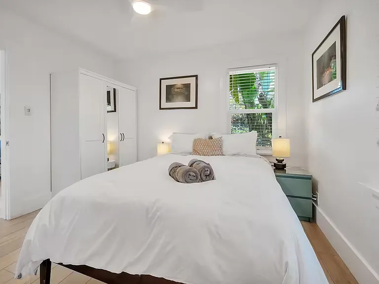 656 Broadway St — Photo 14