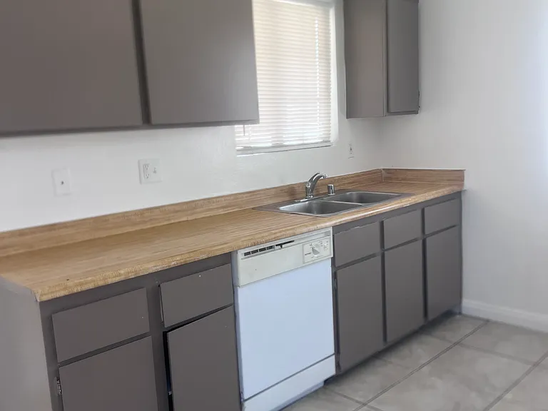 5260 Carriellen Ln #A — Photo 10