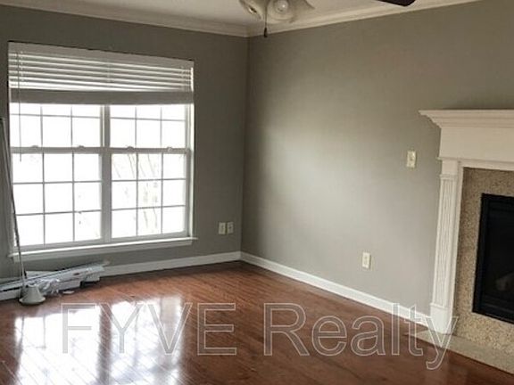 3rd image of 6531 Airtree Ln