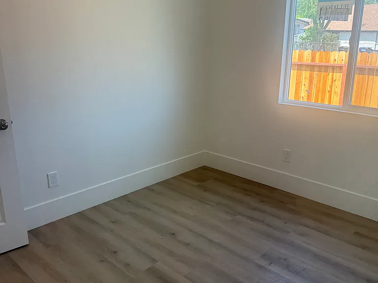 8847 Isora St — Photo 12