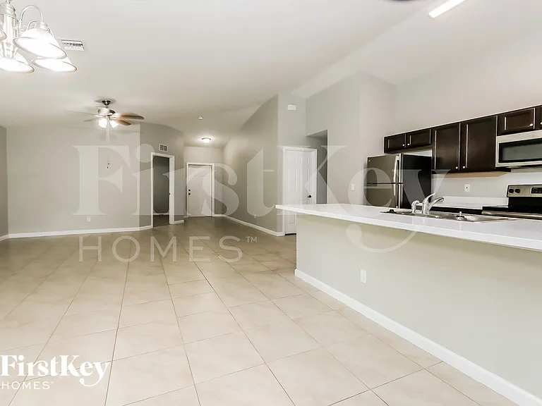 1771 SW Bismarck St — Photo 4