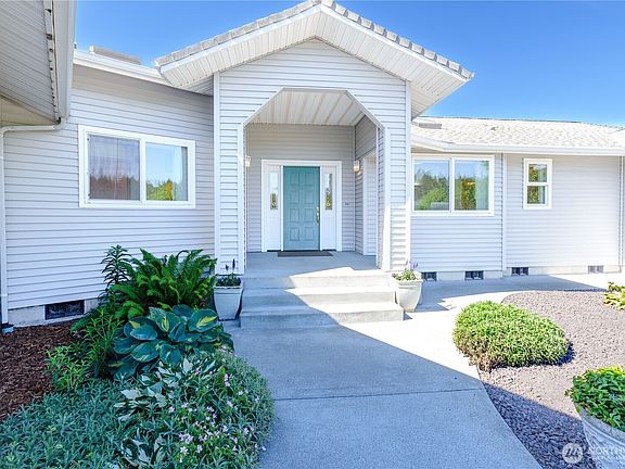3rd image of 141 Kiwi Lane