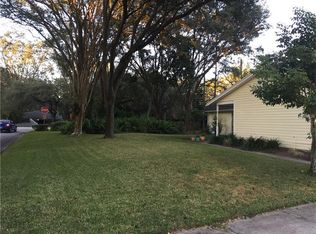 18431 Swan Lake Dr, Lutz, FL 33549