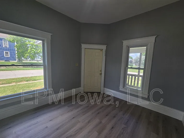 301 Leland Ave — Photo 4