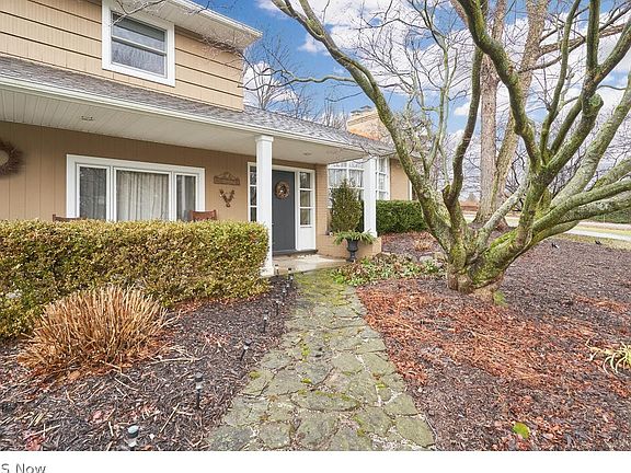 3rd image of 4493 Larkspur Ln S