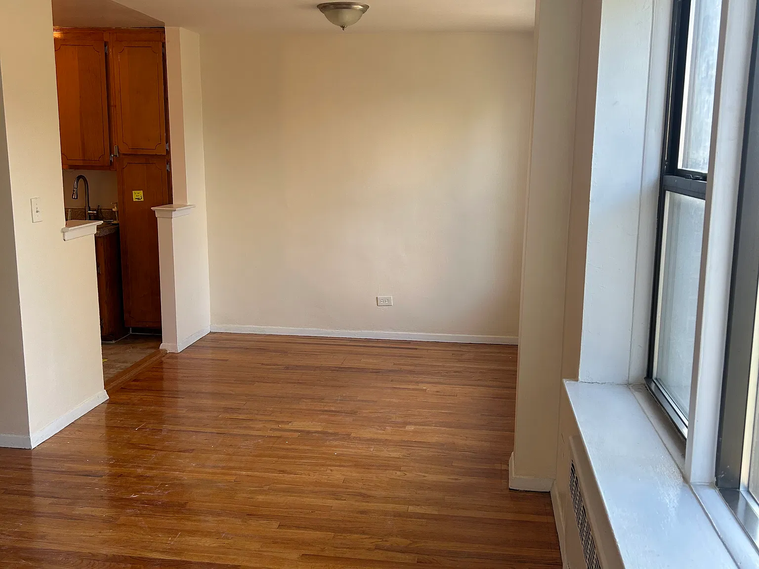1 bed, 850 sqft, $2,300 — Photo 2