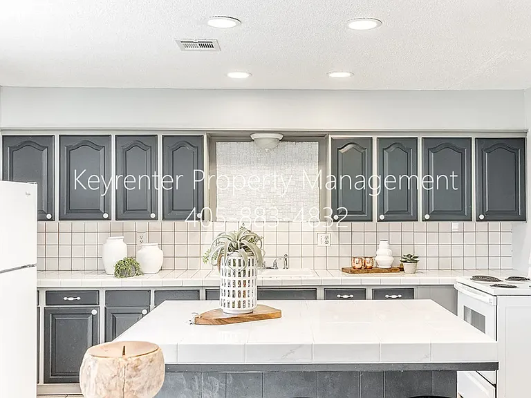 3615 SW 12th St — Photo 32