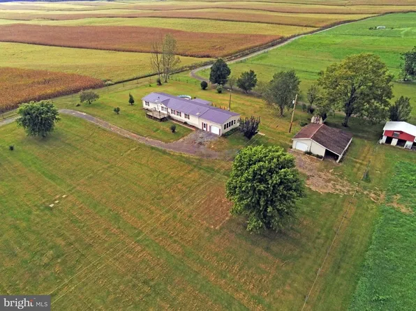 7929 Path Valley Rd, Fannettsburg, PA 17221