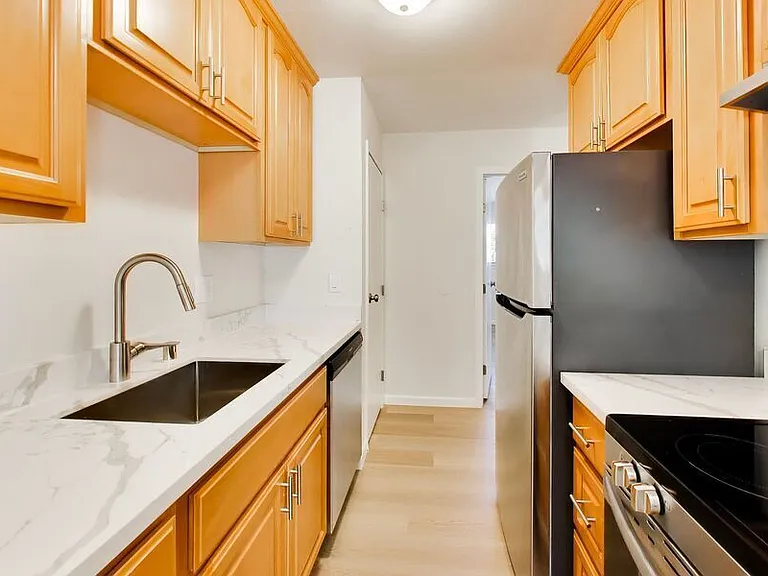 16878 Meekland Ave #4 — Photo 4