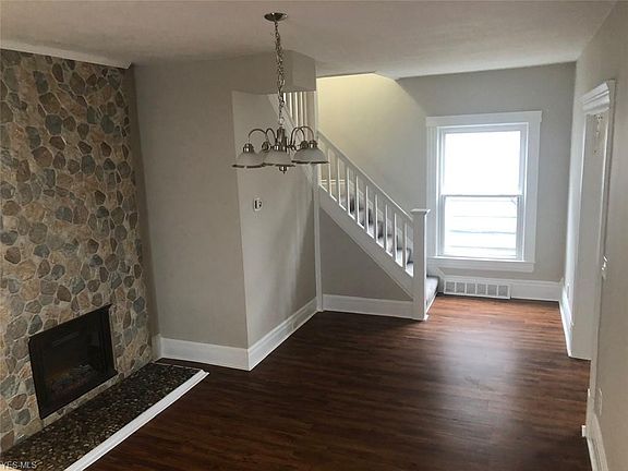 5th image of 1438 W 112th St