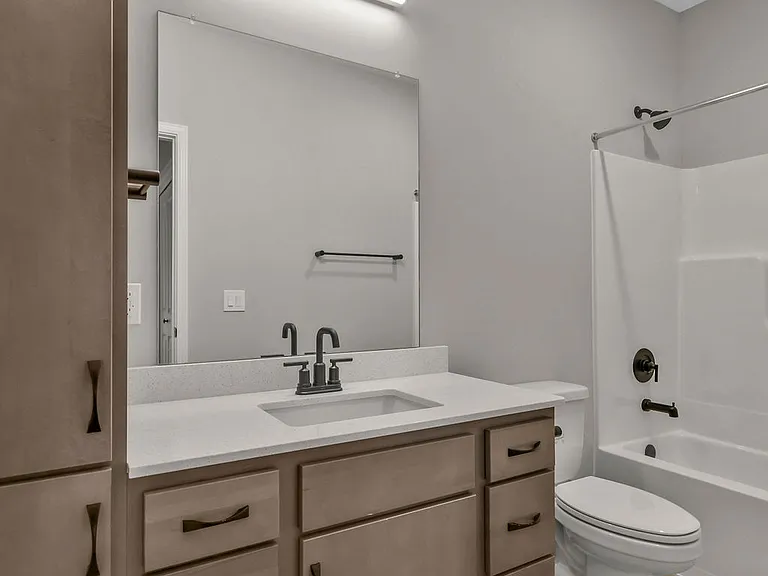 The Creek Apartments — Photo 23