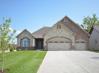 102 Place De Yeager, Lake Saint Louis, MO 63367