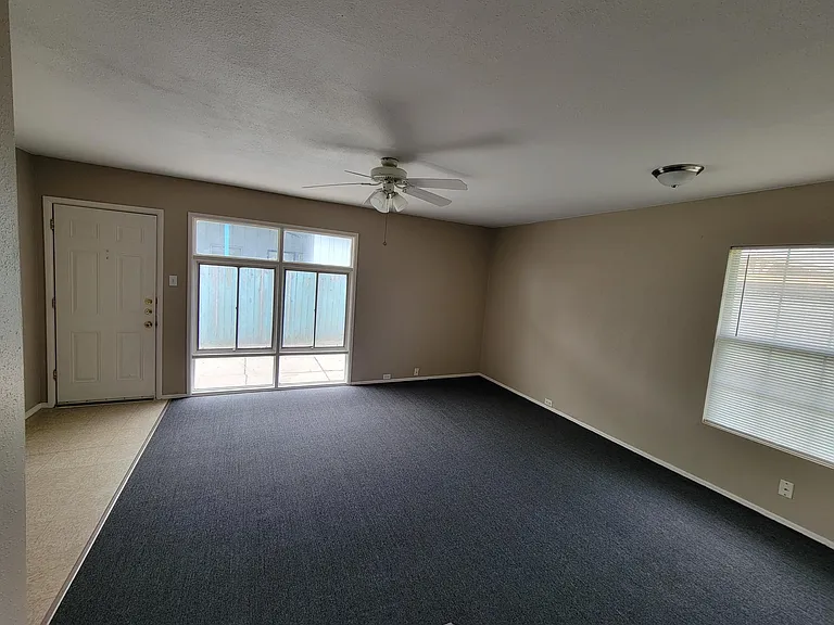 4617 Mildred Dr — Photo 5