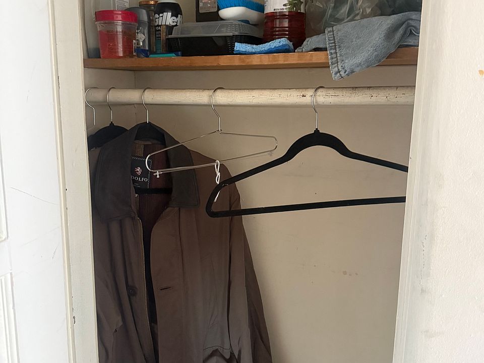 1st image of 2928 Hollister Ave