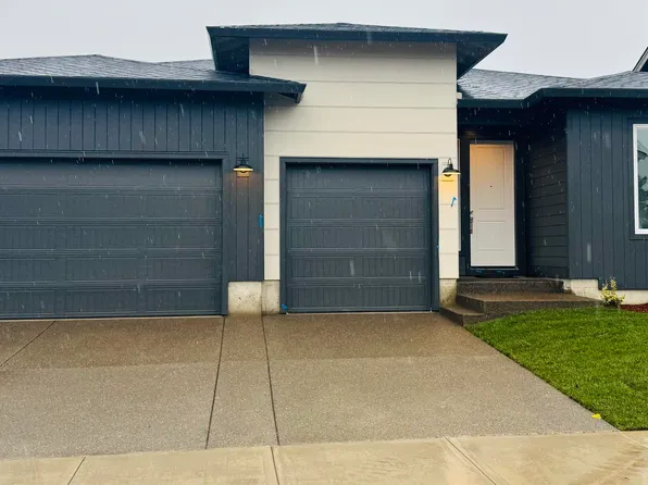 707 Magnolia Ave, Woodburn, OR 97071