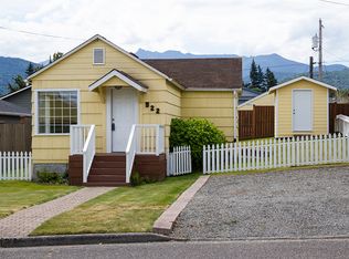 922 W 10th St, Port Angeles, WA
