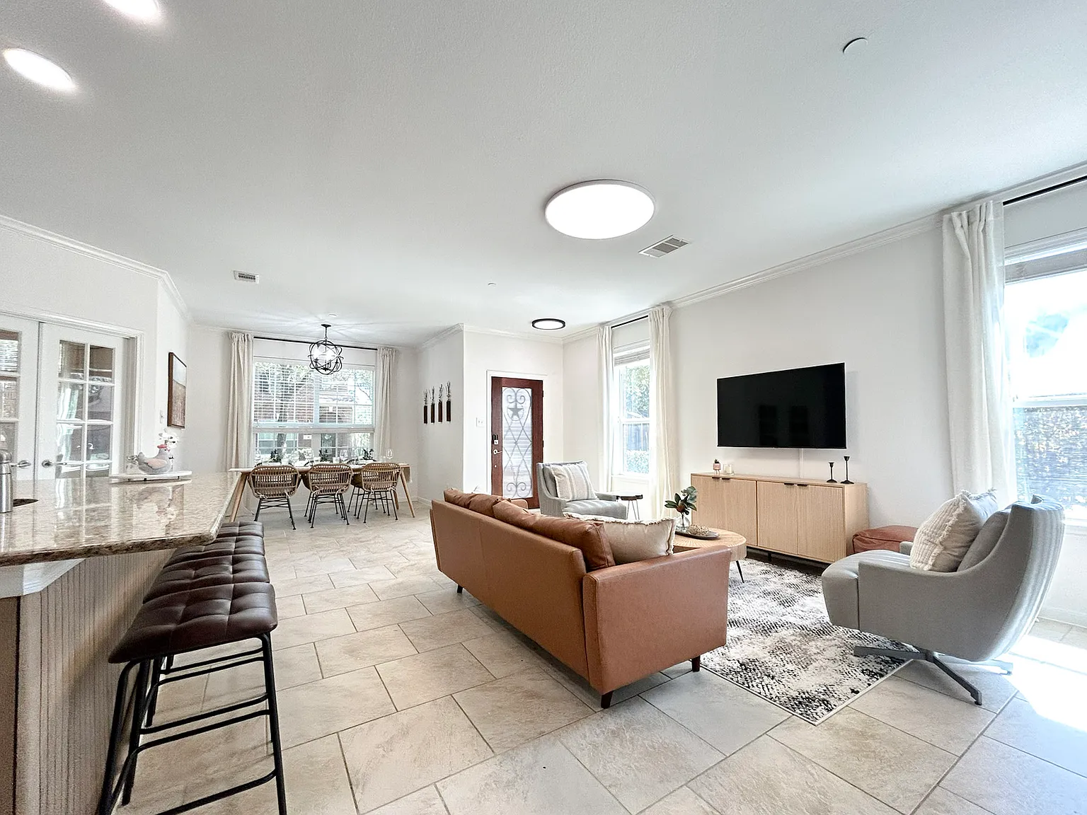 3 bed, 2.5 bath, $3,500 — Photo 3