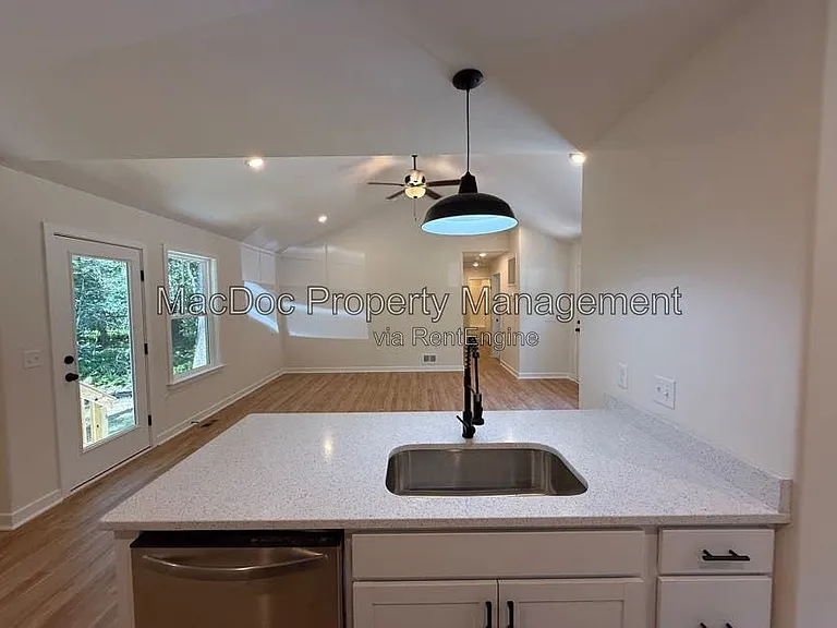 387 Forest Grove Rd — Photo 11