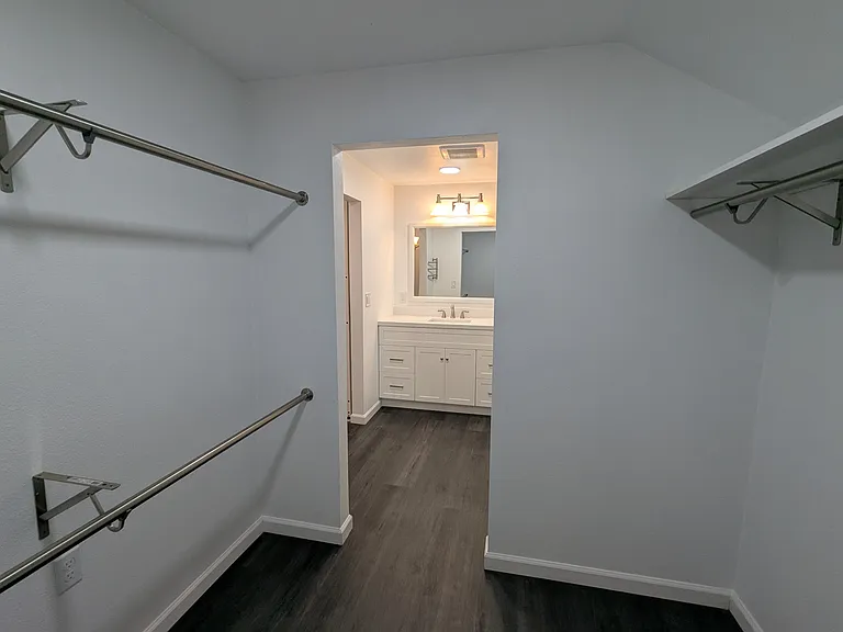 1210 Madison St — Photo 80
