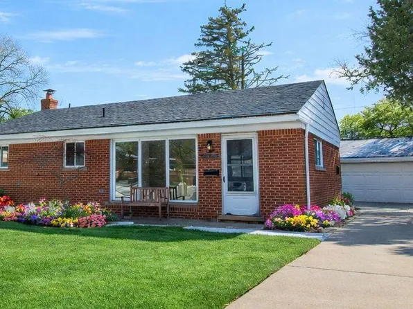 26923 Constance St, Dearborn Heights, MI 48127