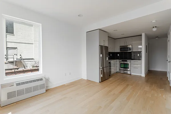 Rented by Bond New York | media 17