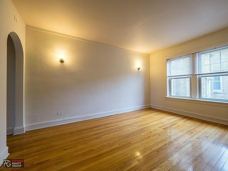 1st image of 2100 W Ainslie St #2110N2