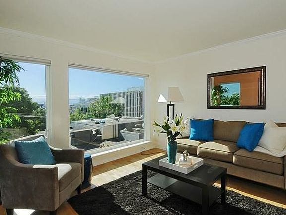 4th image of 323 Queen Anne Ave N APT 315