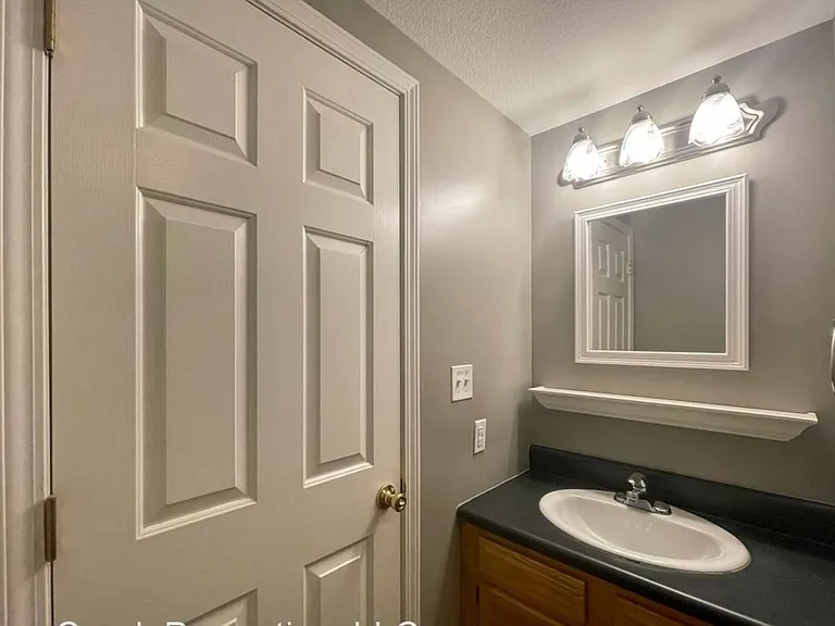 28 Jefferson Dr — Photo 13