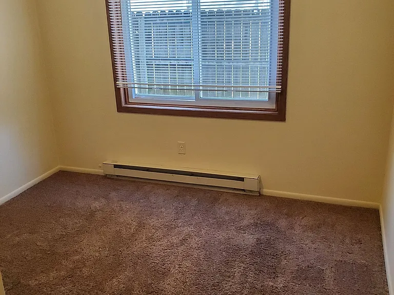 Affordable Grimes apartments minutes from everything! — Photo 3