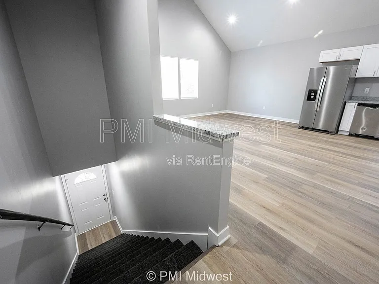 2038 E Maryland St #B — Photo 2