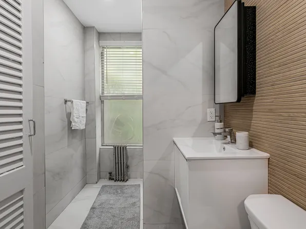 405 West 46th Street image 7 of 15