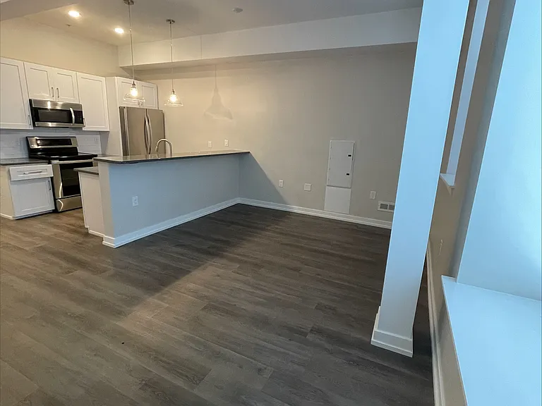 1342 N Marston St — Photo 16