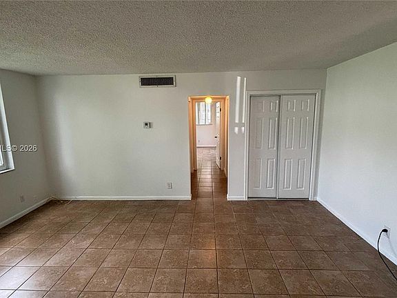 3rd image of 3257 NE 13th St APT 101