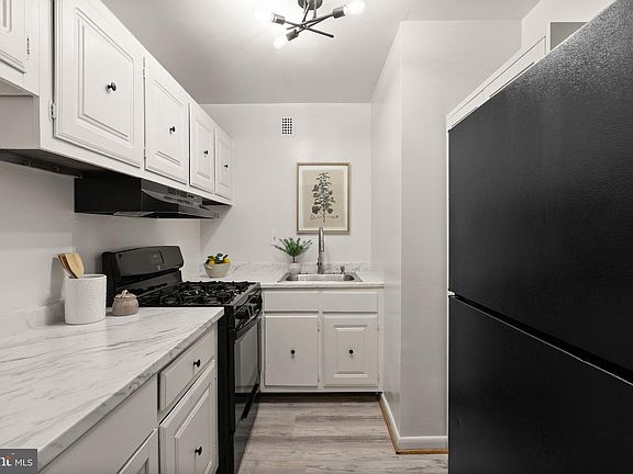 5th image of 5340 Holmes Run Pkwy Unit 1209
