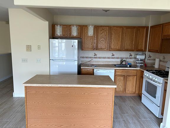 4th image of 180 Beach 74 St #2