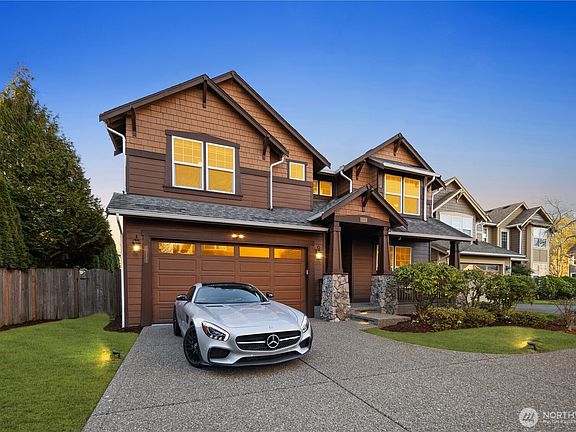 2nd image of 5111 NE 7th Place