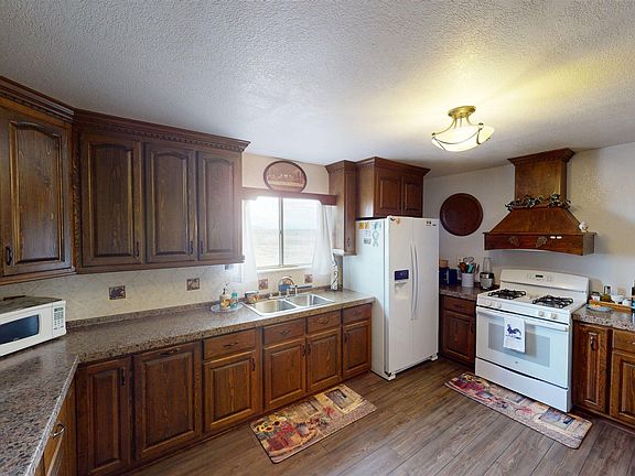 3rd image of 5240 Manzanita Rd SE