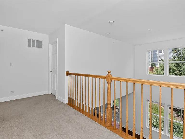207 Tanglewood Dr — Photo 12