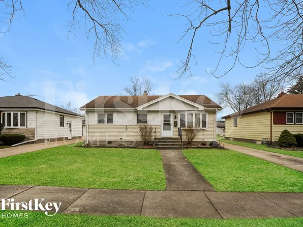 18523 Oak Ave, Lansing, IL 60438