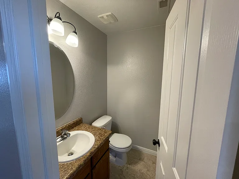 435 W Regatta Ln — Photo 4