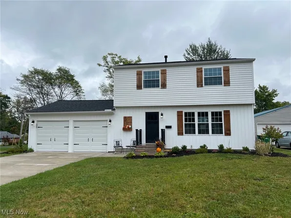 301 Sylvia Dr, Chardon, OH 44024
