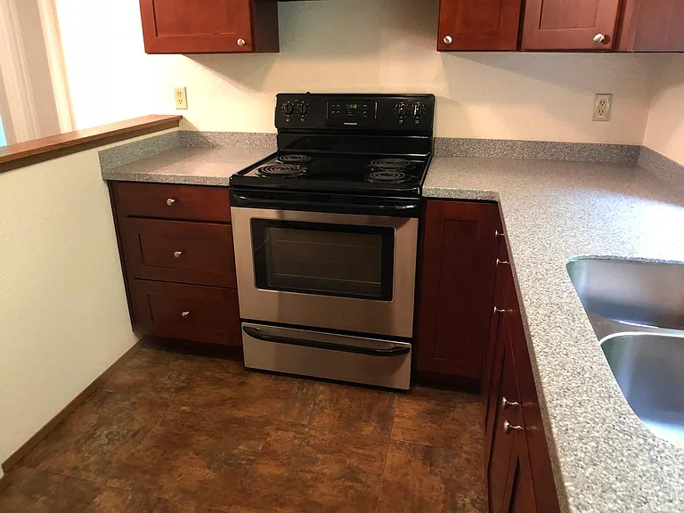 5513 Cirque Dr W — Photo 2