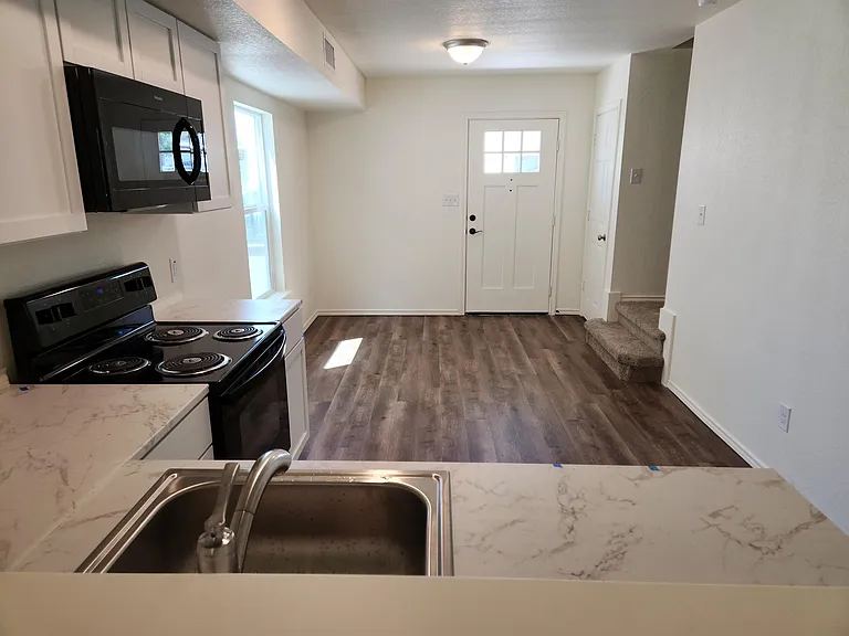 350 Debus St #204A — Photo 8