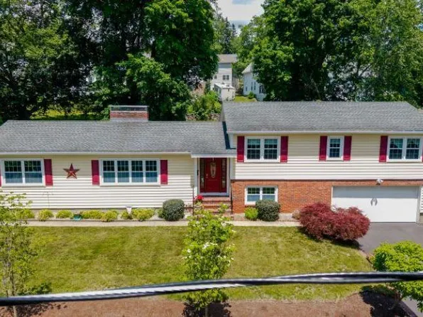 494 Laurel St, Manchester, NH 03103