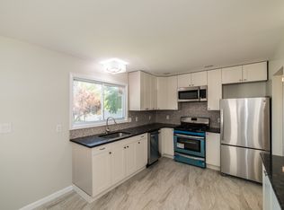 30532 Bradford St, Westland, MI 48186