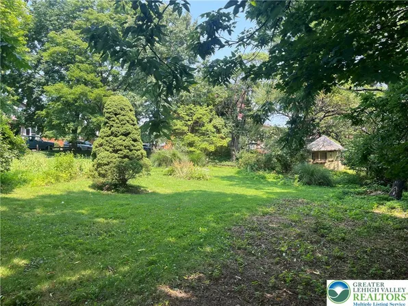 2300 Sycamore St, Easton, PA 18042