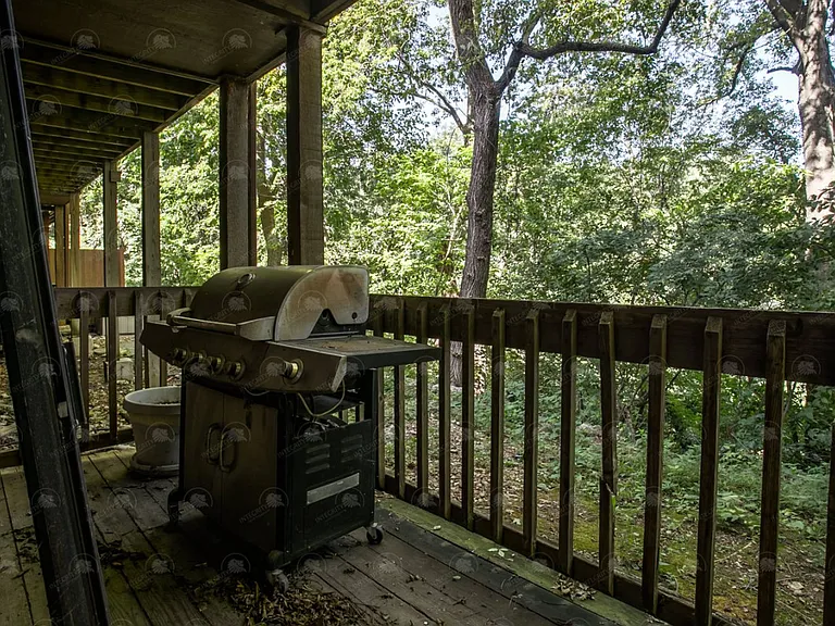 4800 Horton St — Photo 22